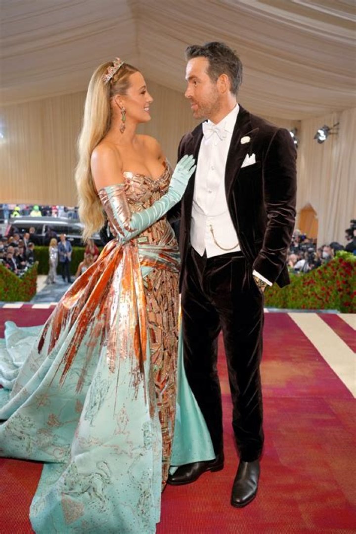 Met Gala Clip of Ryan Reynolds Staring Adoringly at Blake Lively Goes
