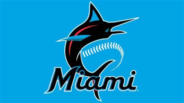Miami Marlins' Bryan De La Cruz (14) waits for a pitch during a