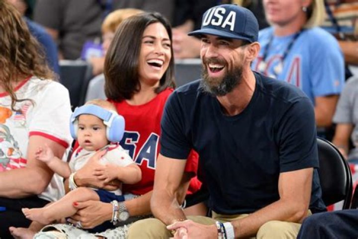 Michael Phelps & Adorable Family Team Up with Huggies! Photo 3944089