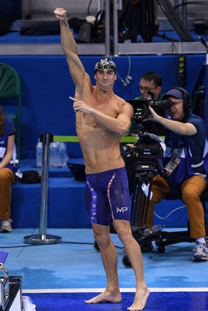Michael Phelps pays tribute to swimming legend Mark Spitz with photo