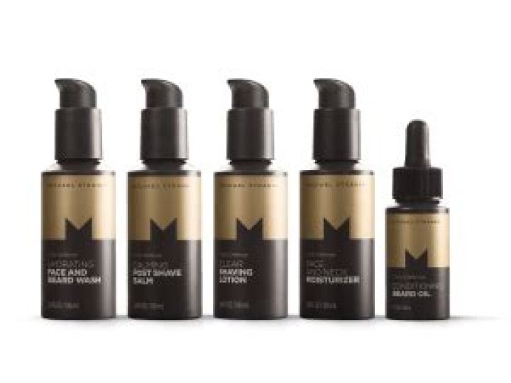 Michael Strahan to Launch Men&rsquo;s Skin Care Collection WWD