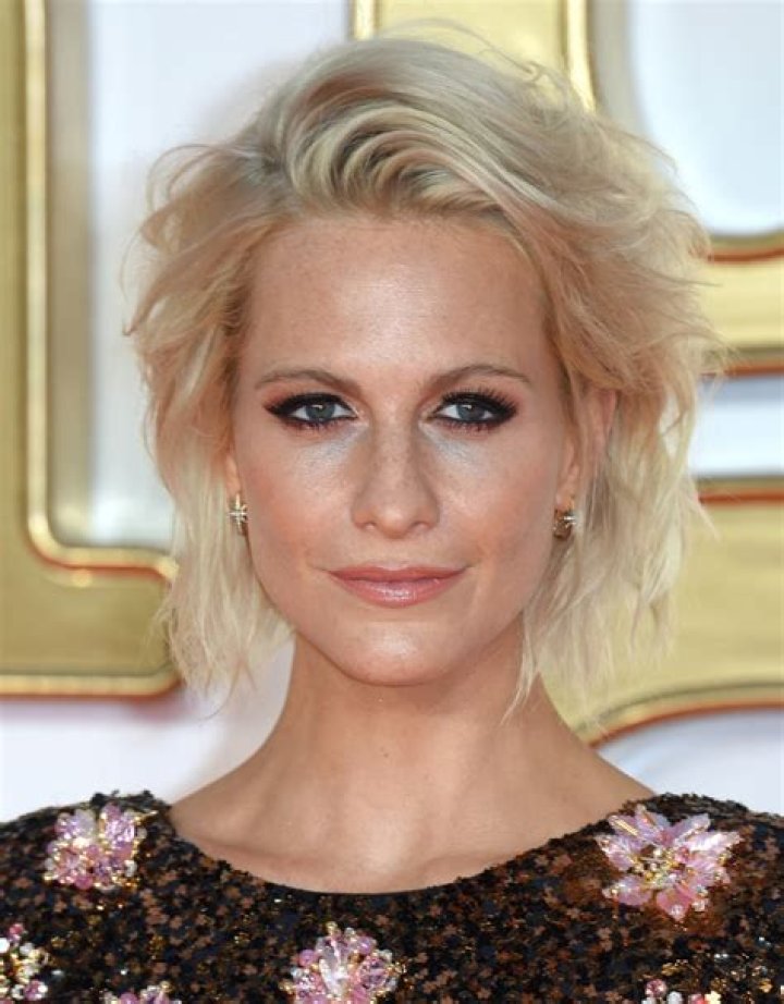 Midlength Celebrity Hairstyles POPSUGAR Beauty UK