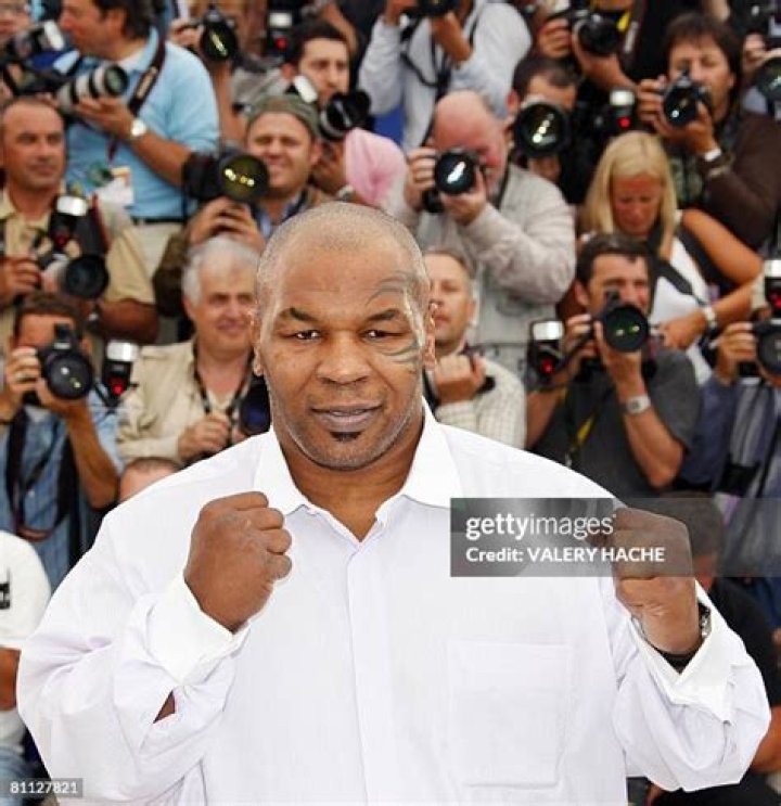 Mike Tyson Poses With Actress Rebel Wilson After Pairs My XXX Hot Girl