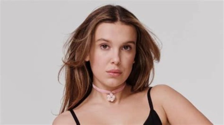 Millie Bobby Brown Slips On Thong Sandals For &lsquo;Electric State&rsquo; Filming