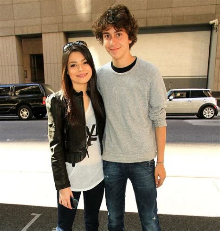 Miranda Cosgrove Boyfriend 2024 Who is She Dating Currently? Creeto