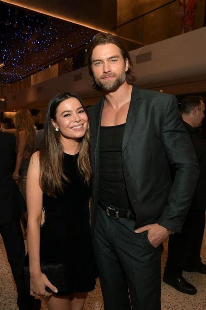 Miranda Cosgrove Husband Is She Married In 2023? Relationship