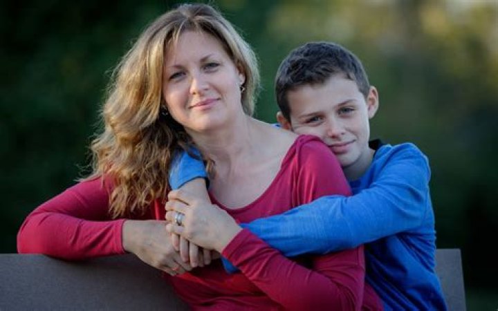 Mom x Son Need Relief? Scrolller