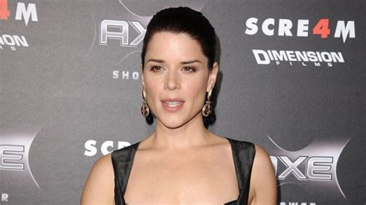 Neve Campbell's Feet