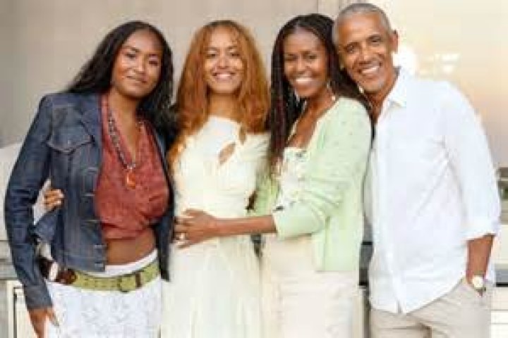 New Photo Of GrownUp Sasha Obama Proves She Shares Big Sis Malia's
