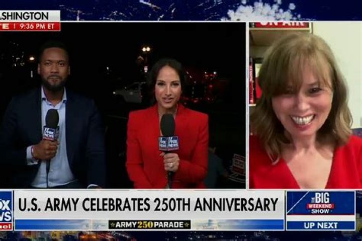 Newsmax Anchor Walks Out After MyPillow CEO Mike Lindell's Rant lupon