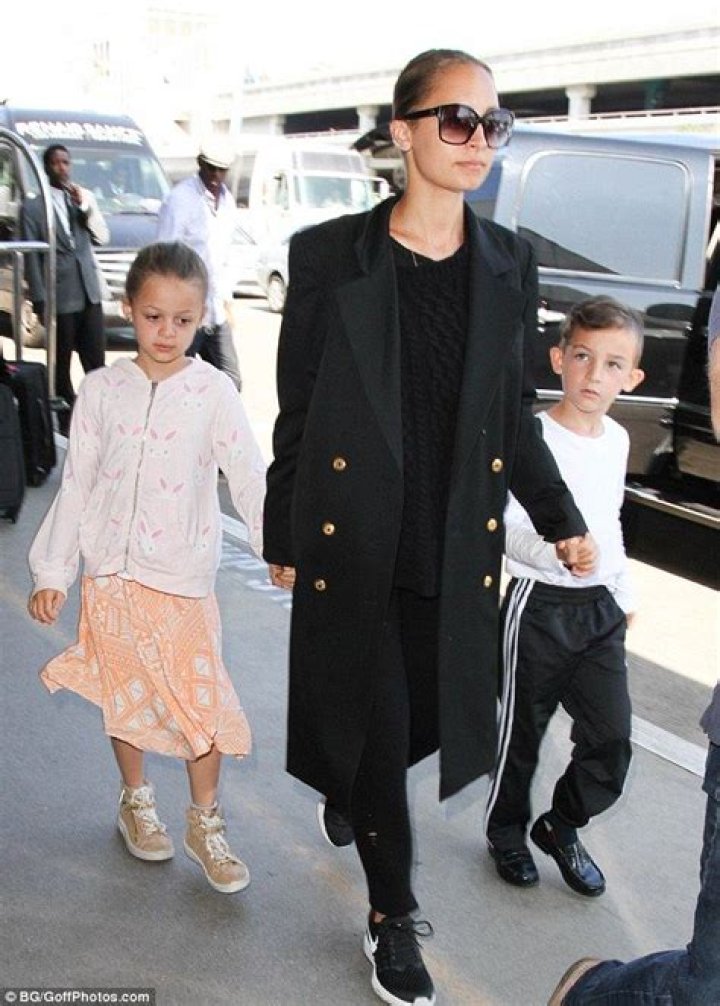 Nicole Richie says she no longer wears miniskirts due to her height