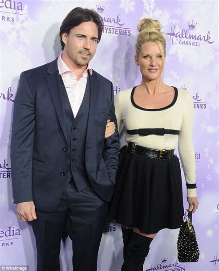 Nicollette Sheridan finalizes divorce from husband Aaron Phypers after
