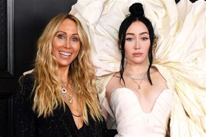 Noah Cyrus Reacts To Ex Lil Xan&rsquo;s Announcement That His Fianc&eacute;e Is Pregnant