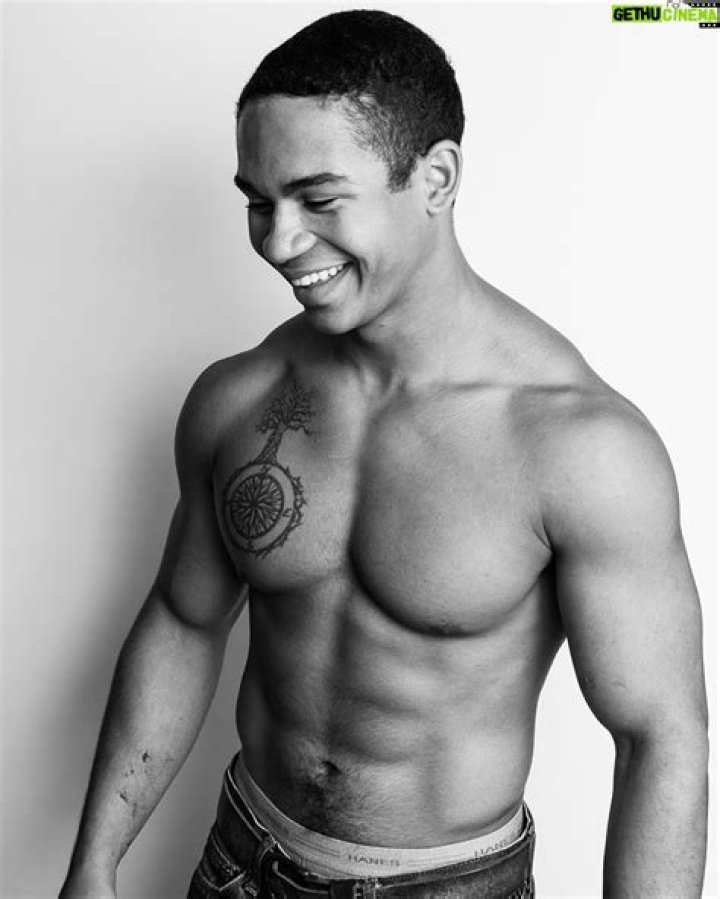 Noah GrayCabey