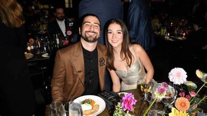 Noah Kahan's Fiancée: A Deep Dive Into Their Relationship