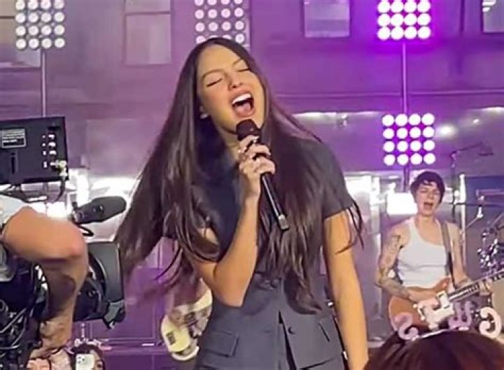 Olivia Rodrigo&rsquo;s Sour Introduces the Pop Star as a Vulnerable Work in