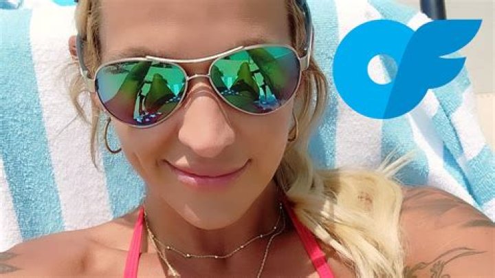 OnlyFans mom accuses teachers of bullying her kids after school finds
