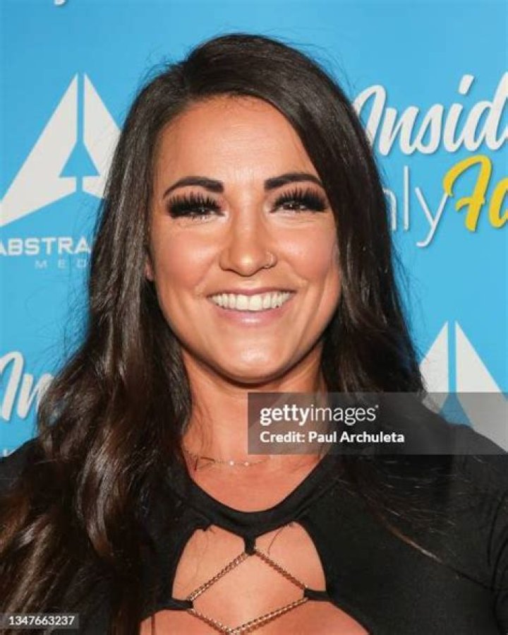 OnlyFans star Courtney Tillia offers tutoring for aspiring adult models