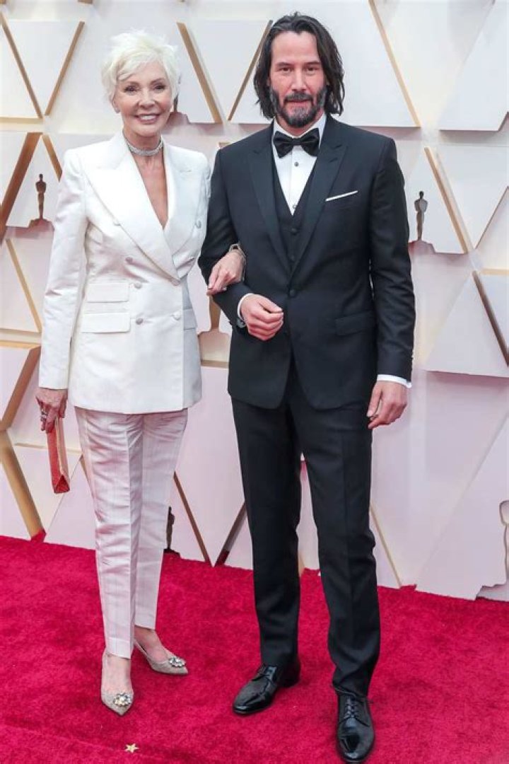Oscars 2020 Keanu Reeves Brings Mom Patricia Taylor Us Weekly