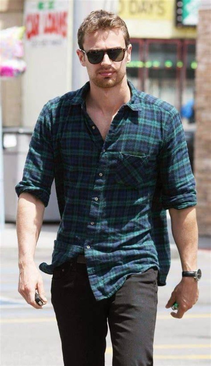Out & About Theo James Working Out in Atlanta