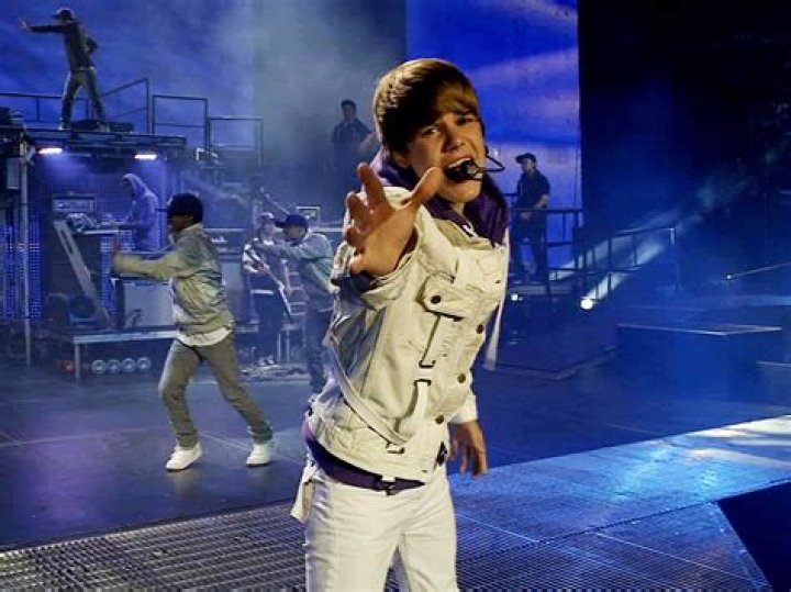 OXYGEN MUSIC Justin Bieber lemondta turn&eacute;j&aacute;t