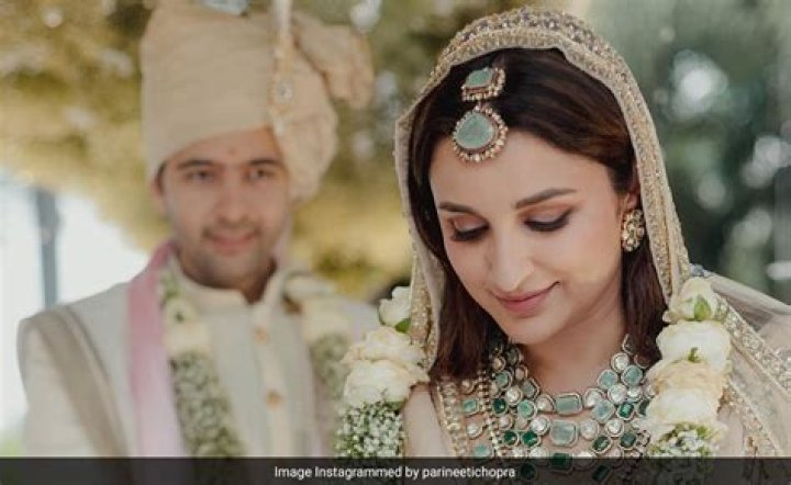 ParineetiRaghav परिणीति चोपड़ा के सासससुर क्या करते हैं? जानें और