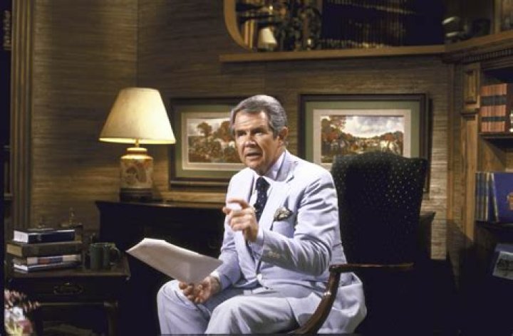 Pat Robertson HolliNatanael