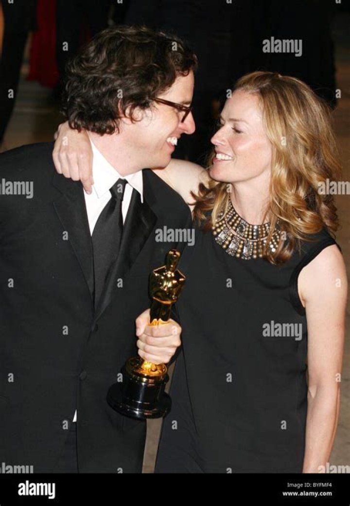 Photo Davis Guggenheim and Elisabeth Shue attend the "Waiting for