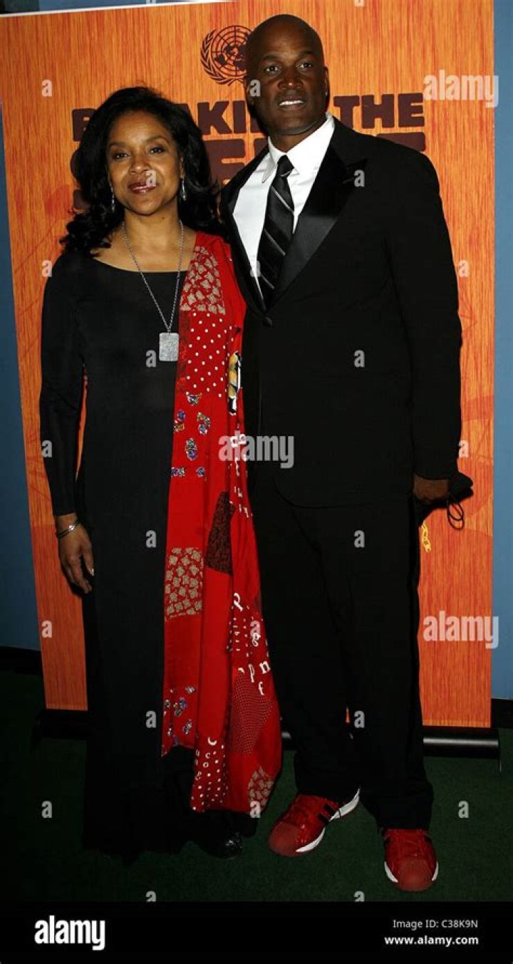 Phylicia Rashad and Kenny Leon in Bernard Slade's Same Time Next Year