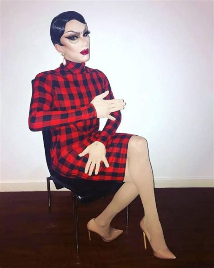 Pin on Drag Qweenz