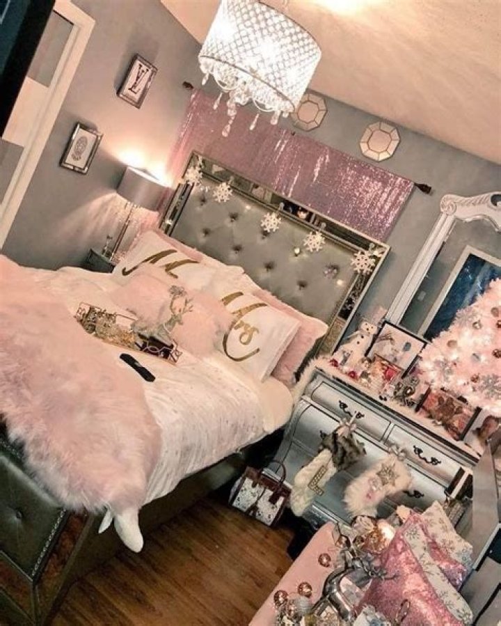 Pinterest Girly Girl Add me for More!!!😏 Cute concert outfits