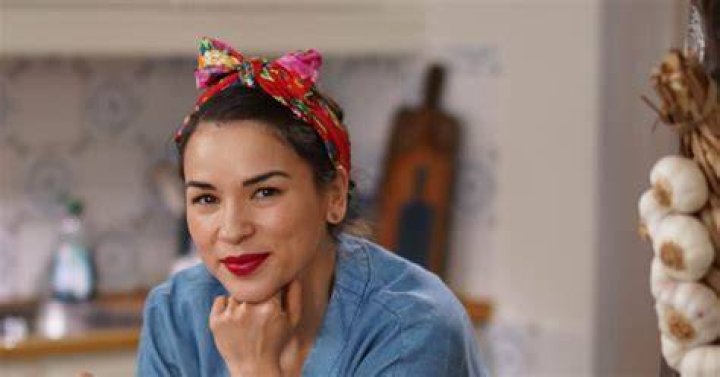 Rachel Khoo Wiki, Bio, Age, Parents, Husband, Family, Height, Recipes