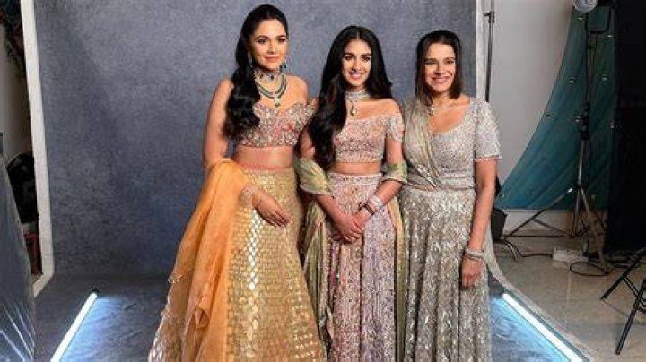 Radhika Merchant Sister Pics राधिका मर्चेंट की बहन दिखती हैं बेहद