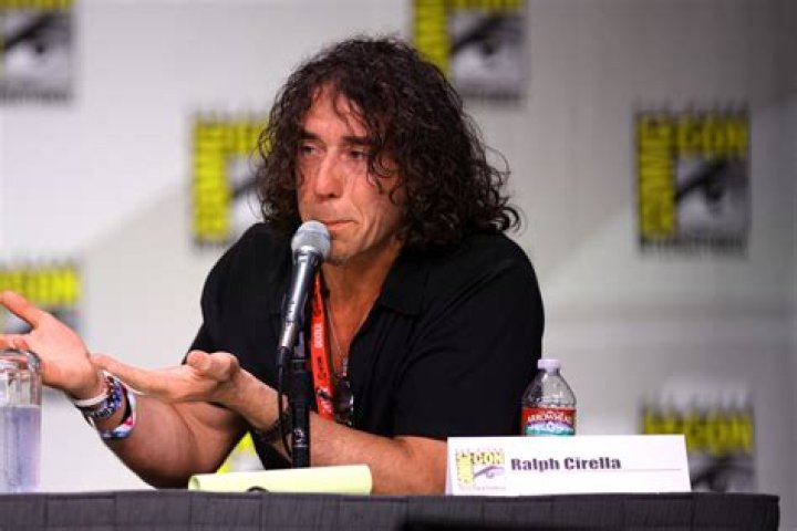 ralph cirella... tries to look like howard...FUCKING DUCH r/howardstern