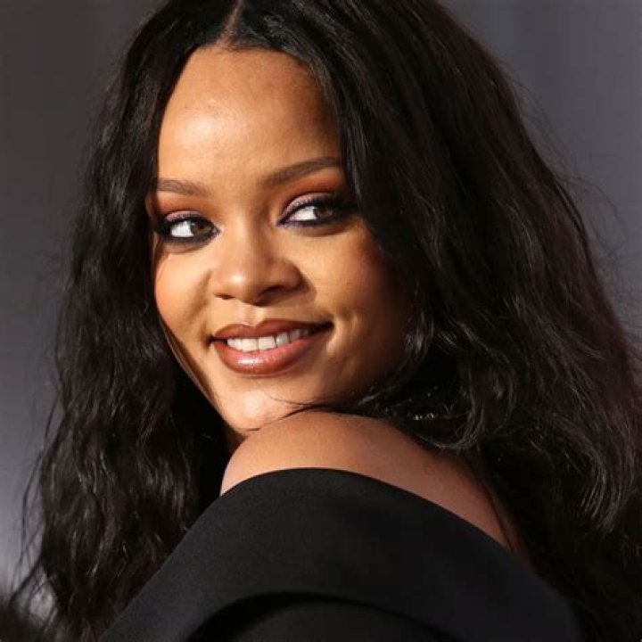 Rihanna Proof That Black Lipstick Isn&rsquo;t As Scary As You Think