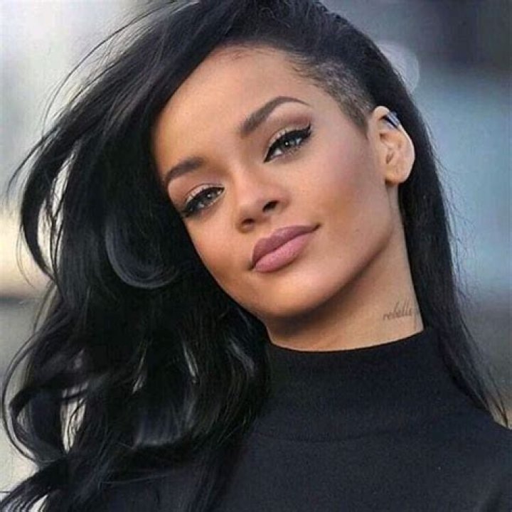 Rihanna Rihanna hairstyles, Rihanna long hair, Rihanna fenty beauty