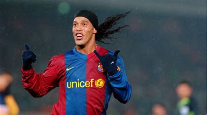 Ronaldinho in court in Paraguay over fake passport claims BBC News