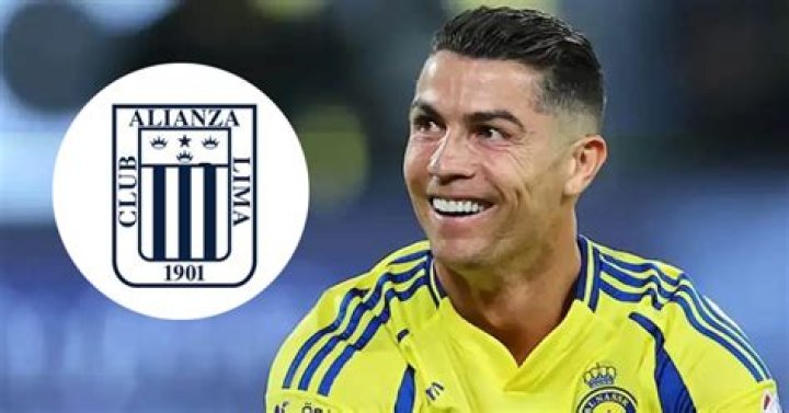 Ronaldo Lu&iacute;s Naz&aacute;rio de Lima (Player Career Award) Globe Soccer Awards
