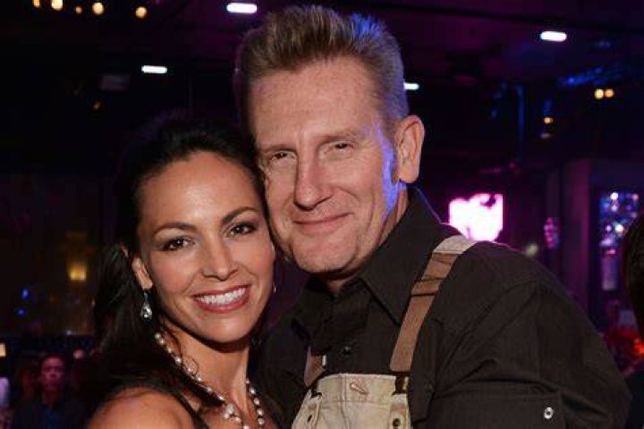 Rory Feek To Perform For The First Time Since Wife's Death