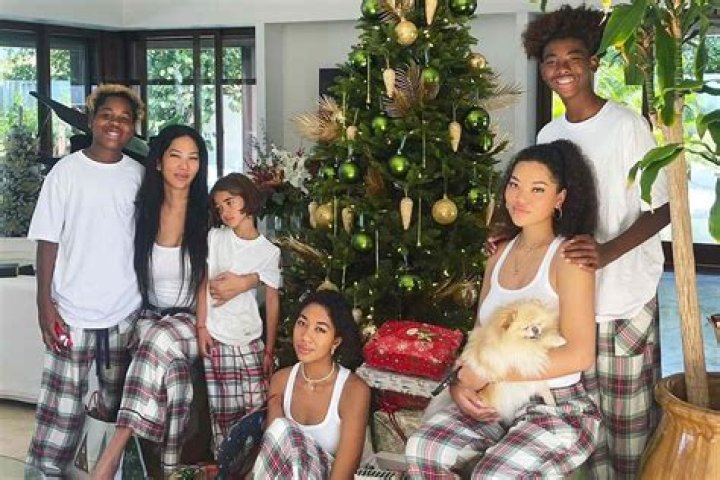Russell Simmons family, wife, children, parents, siblings