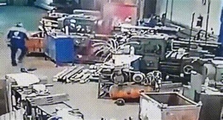 Russian lathe incident, unseen photo. r/Machinists