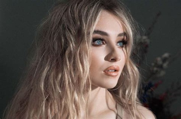 Sabrina Carpenter Biography Career, Net Worth, Height, Relationships