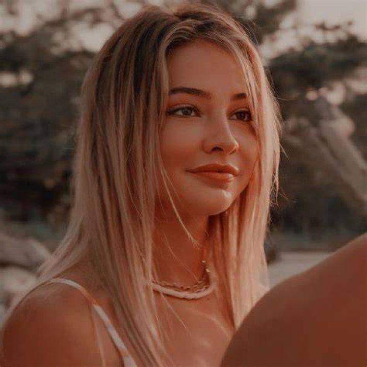 Sarah Cameron .. outer banks Netflix .. Sarah& John B Light Makeup