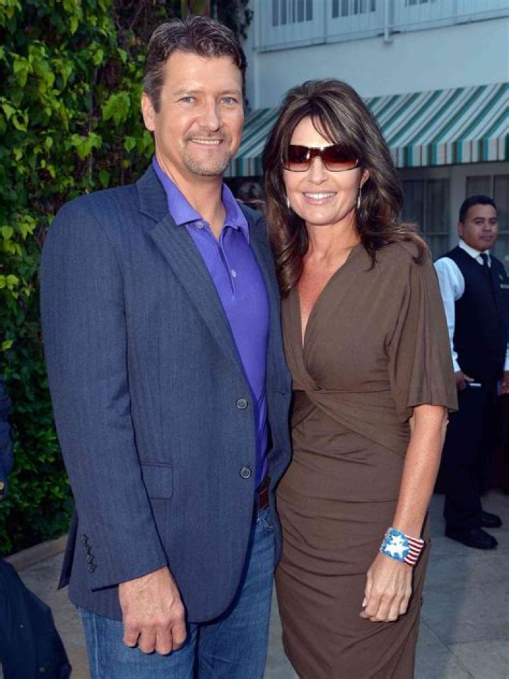 Sarah Palin Divorces Husband Todd Relationship in Photos