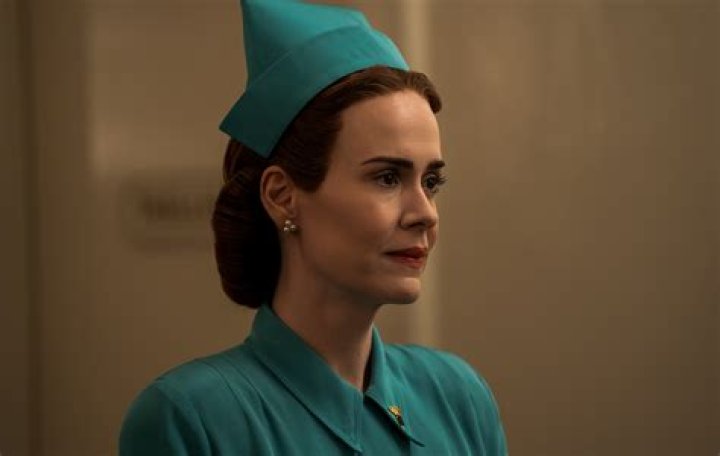 Sarah Paulson Isn&rsquo;t Here For Ageist Critics of Her Relationship With