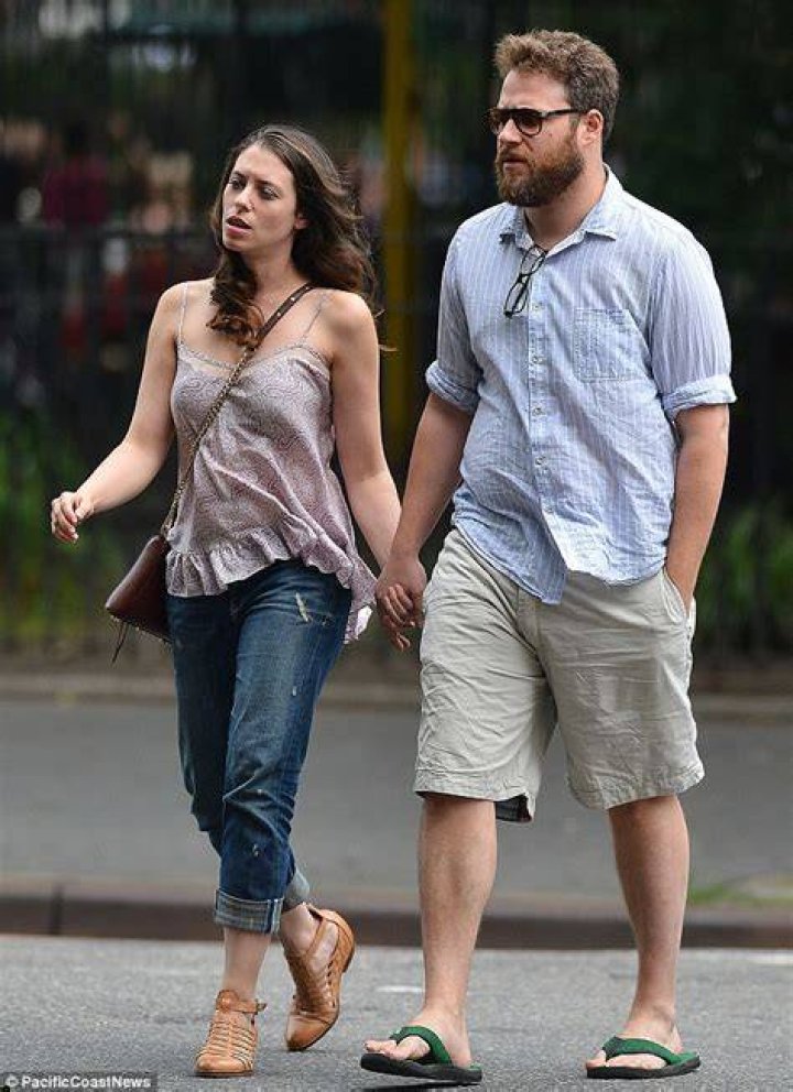 Seth Rogen holds wife Laurens hand while strolling in NYC Daily Mail