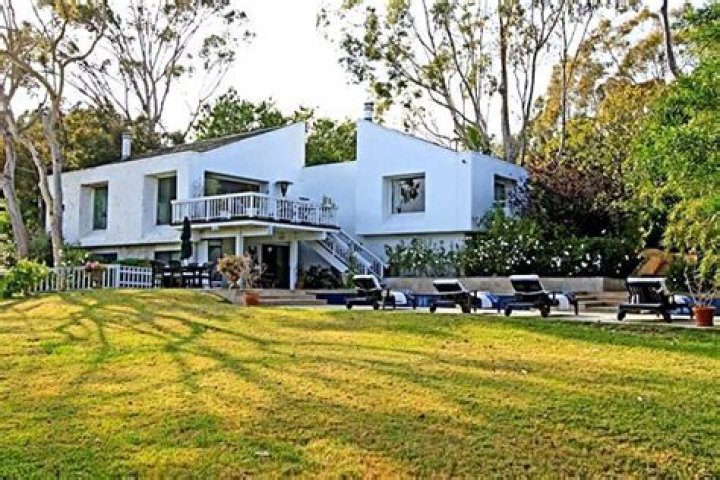 Shannen Doherty lists her Malibu home at 4 million Los Angeles Times