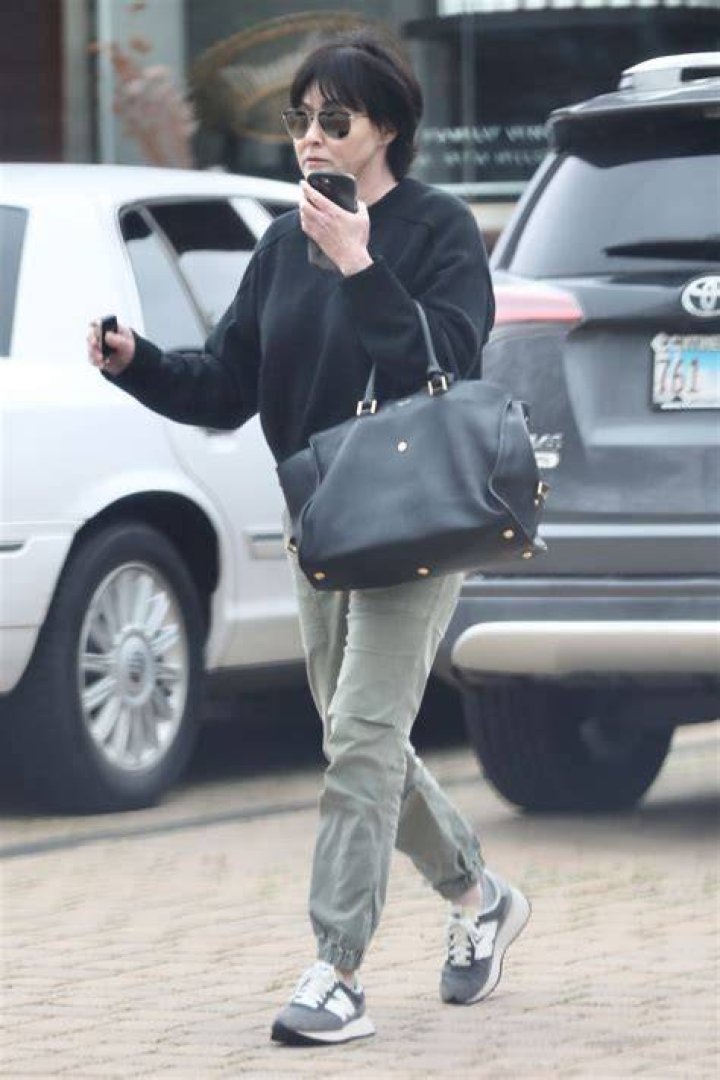 SHANNEN DOHERTY Out Shopping in Malibu 05/25/2022 HawtCelebs