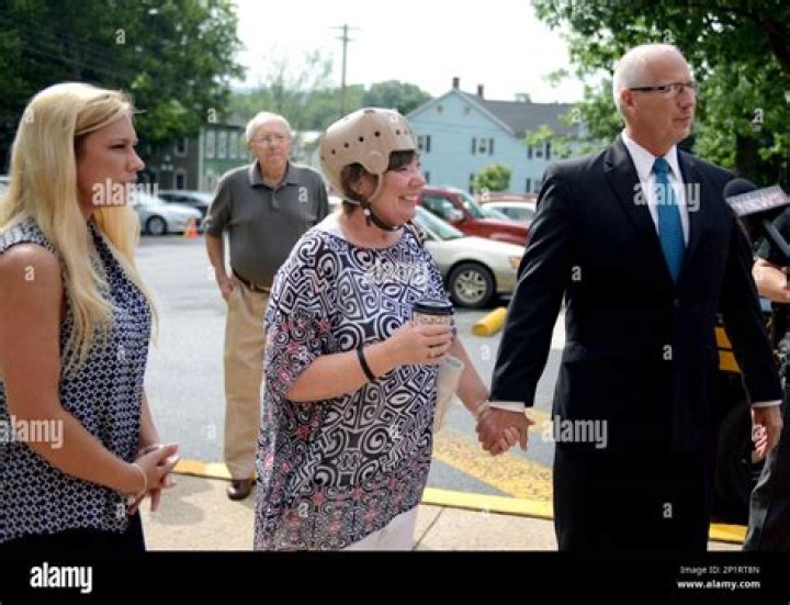 Sharon Budd, Kaylee Budd Senttrib