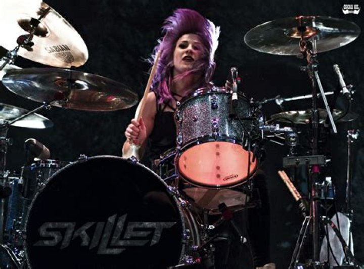 Skillet drummer Jen Ledger moves to her own beat at Winter Jam